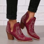 Ankle Boots 2026 Spring Foreign Trade Collection: Plus-Size Retro Women's Footwear—Black Embroidered Wedge Leather Boots
