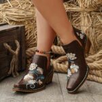Ankle Boots 2026 New Arrivals: Women's Embroidered Ankle Boots — Retro-Style Ethnic Western Boots with Block Heels | Stylish, Versatile Footwear