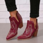 Ankle Boots 2026 Spring Foreign Trade Collection: Plus-Size Retro Women's Footwear—Black Embroidered Wedge Leather Boots