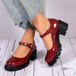 Sandals 2026 Summer New Arrivals: Stylish Western-Style Women's Fashion Flats—Plus Size, Block Heel, Round Toe, Buckle Closure