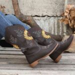 Tall Boots New Autumn/Winter Collection: Western-Style Women's Fashion Boots — Chunky Heel, Plus Sizes, Embroidered Design