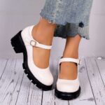 Sandals 2026 Summer New Arrivals: Stylish Western-Style Women's Fashion Flats—Plus Size, Block Heel, Round Toe, Buckle Closure